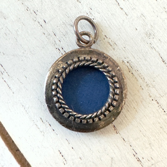 Vintage 925 Sterling Silver Round Photo Frame Charm/ Pendant - Picture 1 of 5